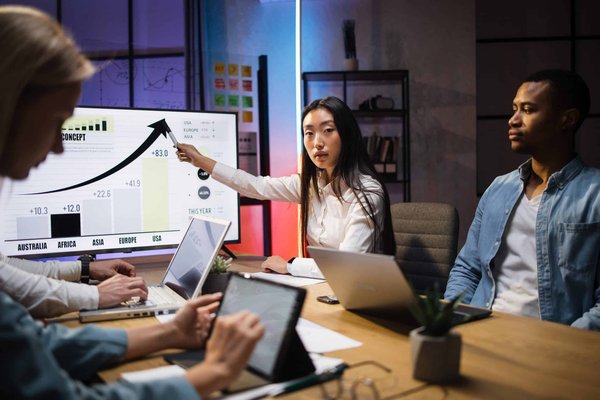 Comment gérer efficacement les dépendances dans un projet complexe avec Maven ou Gradle?